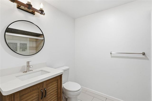 3205 SW Alice Lane, Lee's Summit, MO 64082