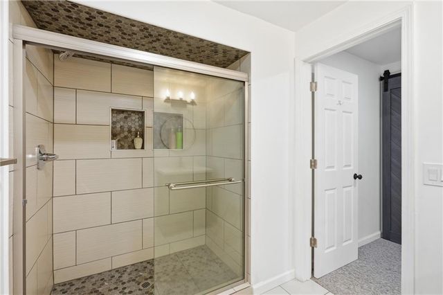 3205 SW Alice Lane, Lee's Summit, MO 64082