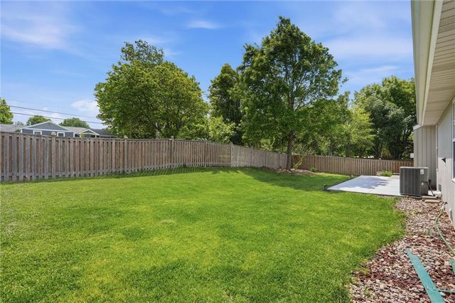 3205 SW Alice Lane, Lee's Summit, MO 64082