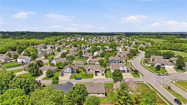 3205 SW Alice Lane, Lee's Summit, MO 64082