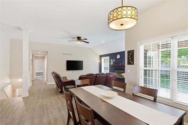 3205 SW Alice Lane, Lee's Summit, MO 64082