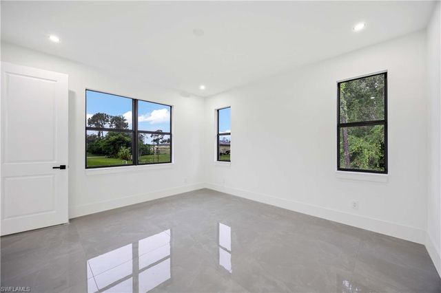 3809 Sunset RD, Lehigh Acres, FL 33971