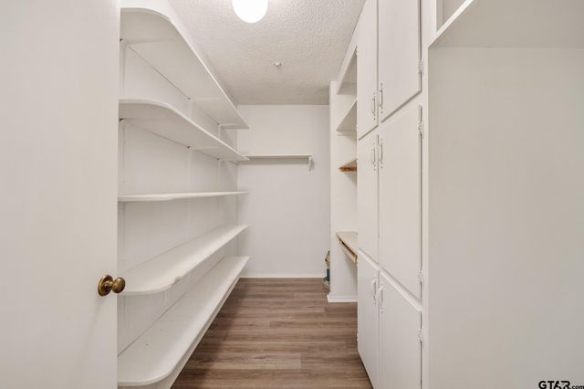 504 Woodland Hills Dr, Tyler, TX 75701