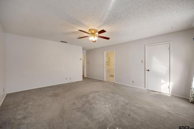 504 Woodland Hills Dr, Tyler, TX 75701