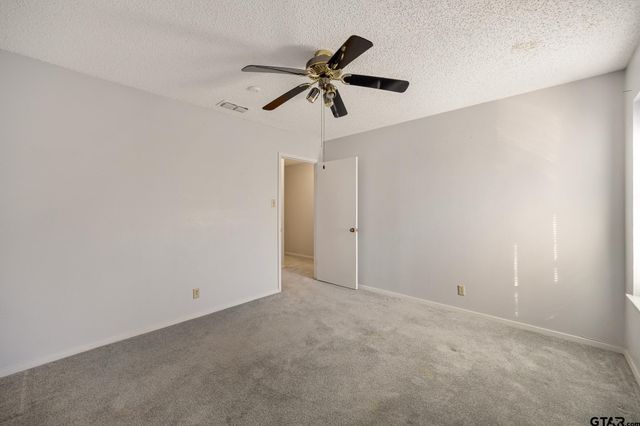 504 Woodland Hills Dr, Tyler, TX 75701