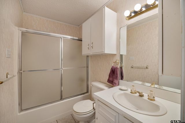 504 Woodland Hills Dr, Tyler, TX 75701