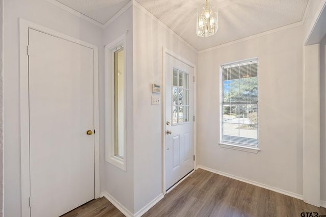 504 Woodland Hills Dr, Tyler, TX 75701