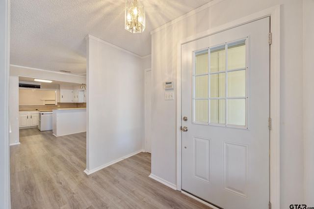 504 Woodland Hills Dr, Tyler, TX 75701