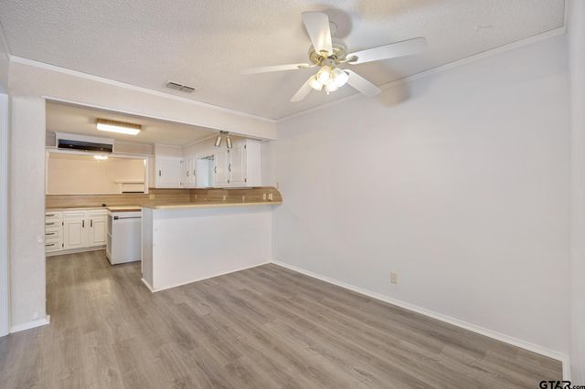 504 Woodland Hills Dr, Tyler, TX 75701