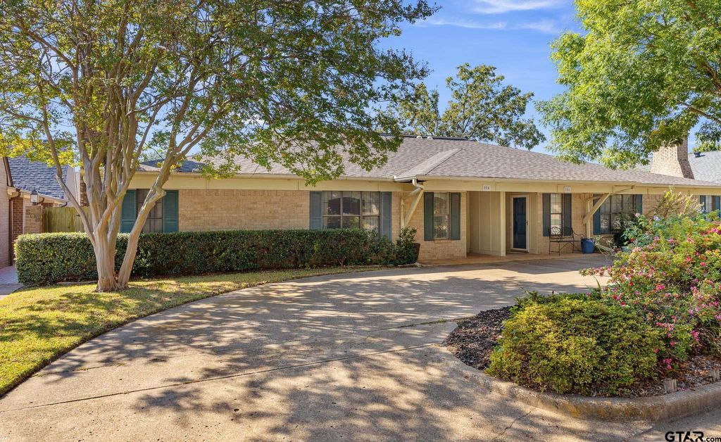 504 Woodland Hills Dr, Tyler, TX 75701