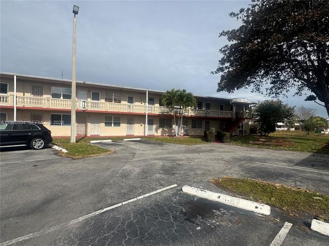 20320 NE 2nd Ave 31, Miami Gardens, FL 33179