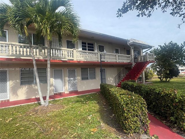 20320 NE 2nd Ave 31, Miami Gardens, FL 33179