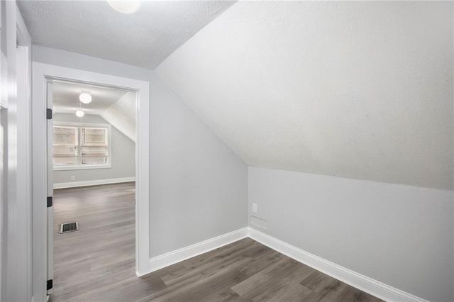 2220 S Cedar Avenue, Independence, MO 64052