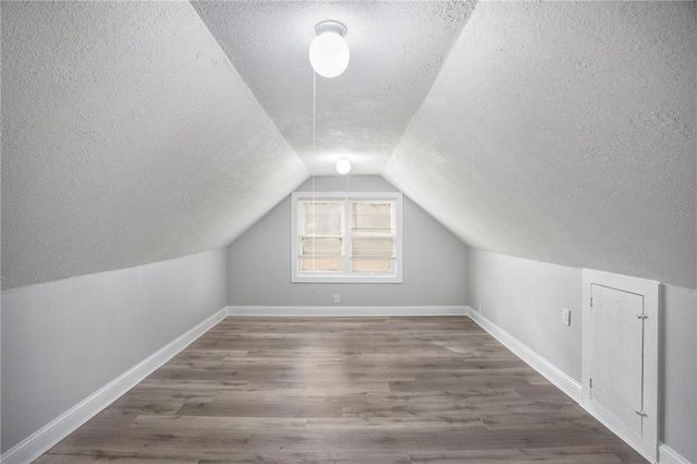 2220 S Cedar Avenue, Independence, MO 64052