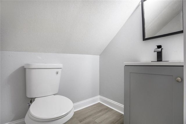 2220 S Cedar Avenue, Independence, MO 64052