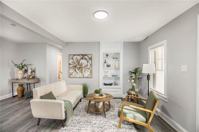 2220 S Cedar Avenue, Independence, MO 64052