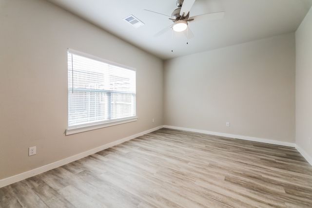 324 Nima Lane, Lewisville, TX 75057