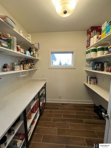 22505 Orchard Plaza, Elkhorn, NE 68022