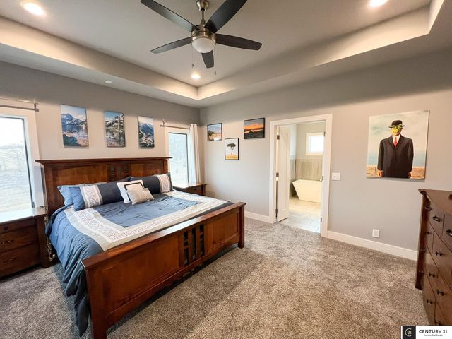 22505 Orchard Plaza, Elkhorn, NE 68022