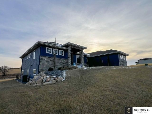 22505 Orchard Plaza, Elkhorn, NE 68022