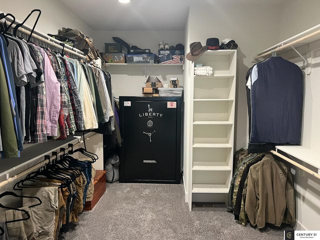 22505 Orchard Plaza, Elkhorn, NE 68022