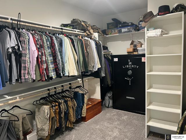 22505 Orchard Plaza, Elkhorn, NE 68022