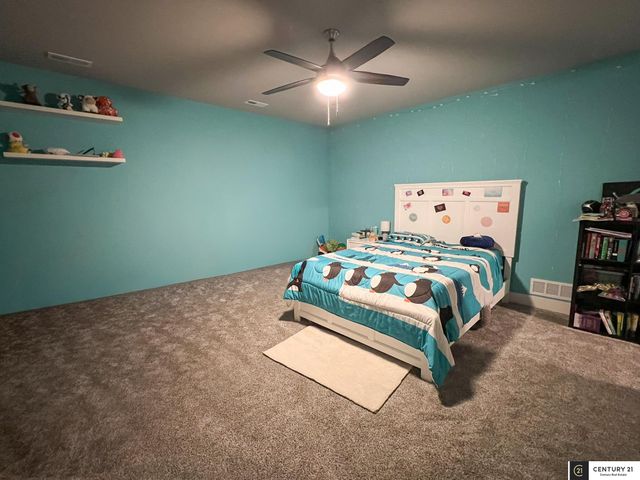 22505 Orchard Plaza, Elkhorn, NE 68022