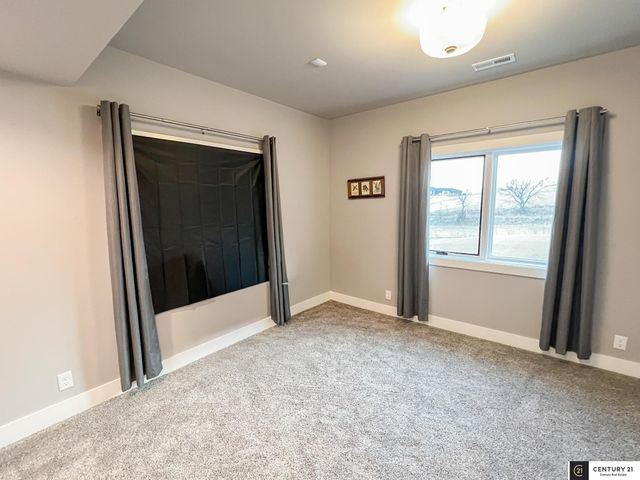 22505 Orchard Plaza, Elkhorn, NE 68022