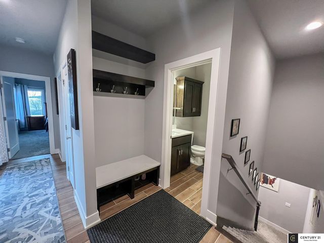 22505 Orchard Plaza, Elkhorn, NE 68022