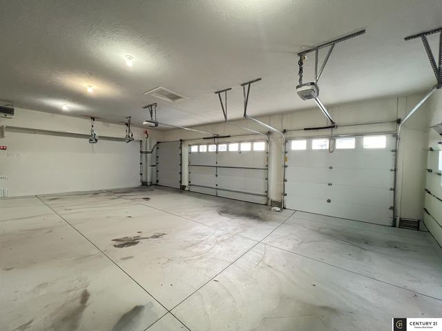 22505 Orchard Plaza, Elkhorn, NE 68022