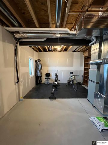 22505 Orchard Plaza, Elkhorn, NE 68022