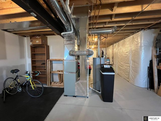 22505 Orchard Plaza, Elkhorn, NE 68022