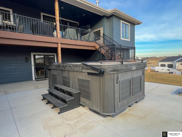 22505 Orchard Plaza, Elkhorn, NE 68022