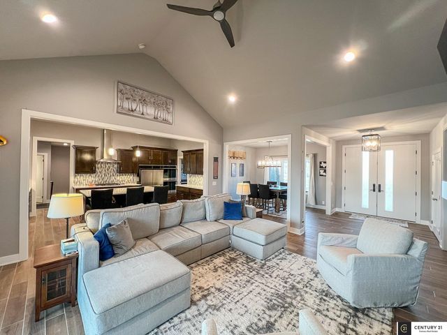 22505 Orchard Plaza, Elkhorn, NE 68022