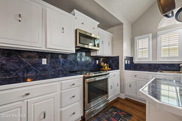 112 Windermere Circle, Youngsville, LA 70592