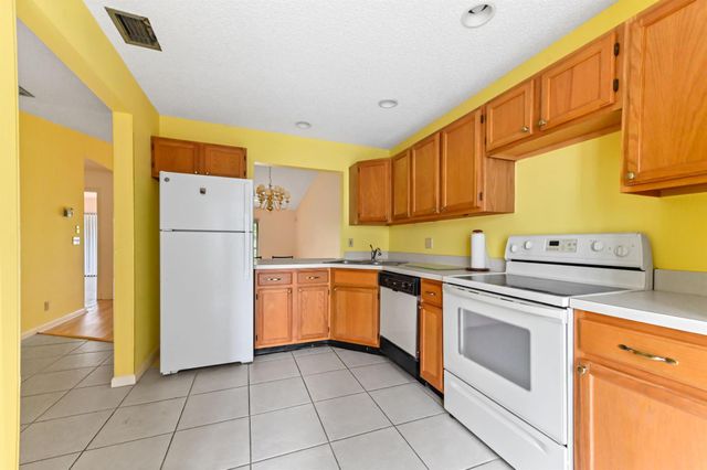 2641 Gately Drive W 1701, West Palm Beach, FL 33415