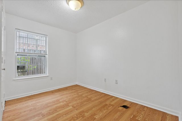 4043 Gray Oak Place, Dallas, TX 75212