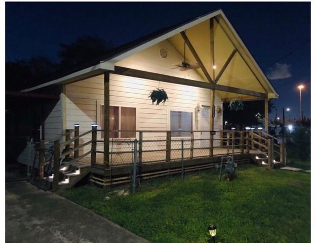 8821 Woodruff Street, Houston, TX 77012