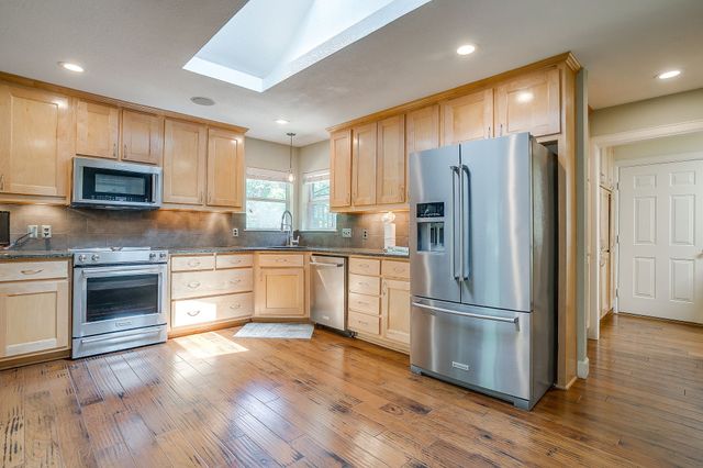 1107 N Cockrell Hill Road, Desoto, TX 75115