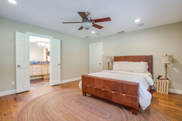 1107 N Cockrell Hill Road, Desoto, TX 75115