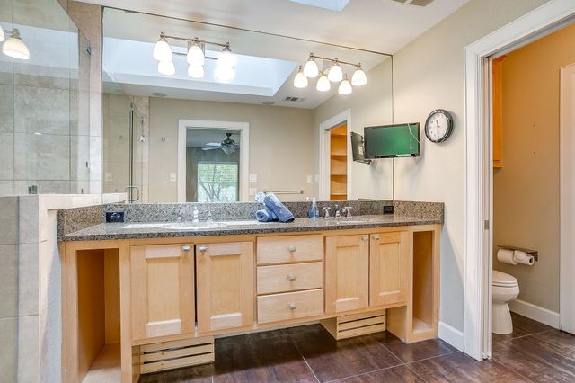 1107 N Cockrell Hill Road, Desoto, TX 75115