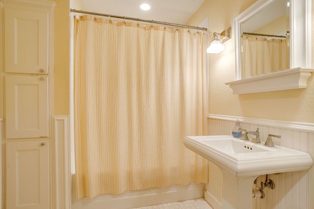 1107 N Cockrell Hill Road, Desoto, TX 75115