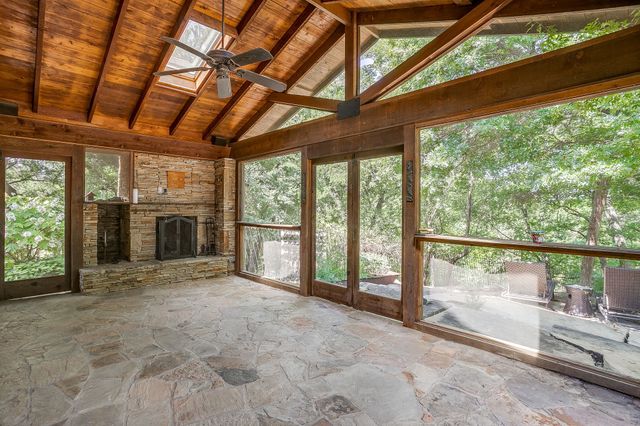 1107 N Cockrell Hill Road, Desoto, TX 75115