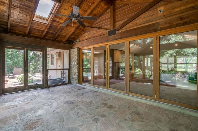 1107 N Cockrell Hill Road, Desoto, TX 75115