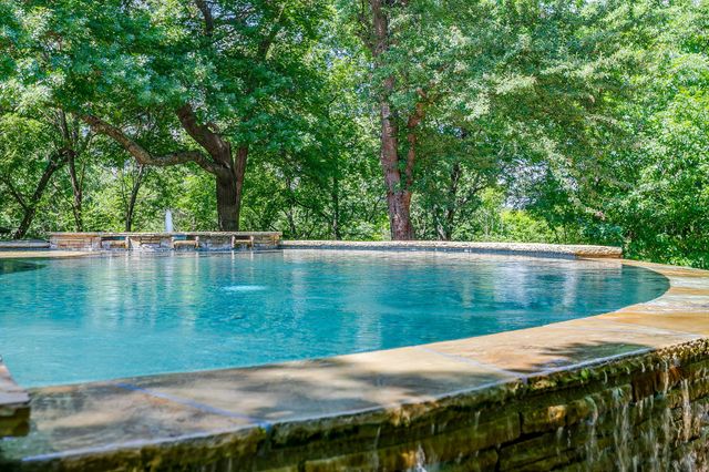 1107 N Cockrell Hill Road, Desoto, TX 75115