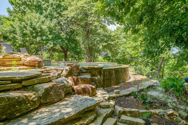 1107 N Cockrell Hill Road, Desoto, TX 75115