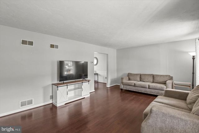 113 TIMBER LN, Hanover, PA 17331