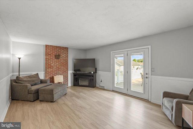 113 TIMBER LN, Hanover, PA 17331