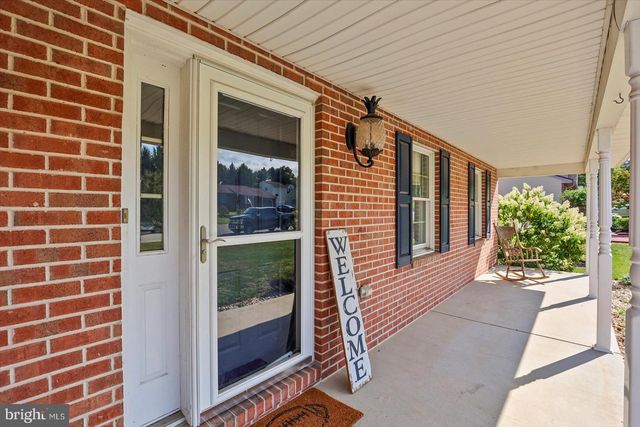 113 TIMBER LN, Hanover, PA 17331