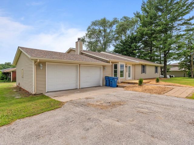 1610 Wisconsin Street, Le Claire, IA 52753